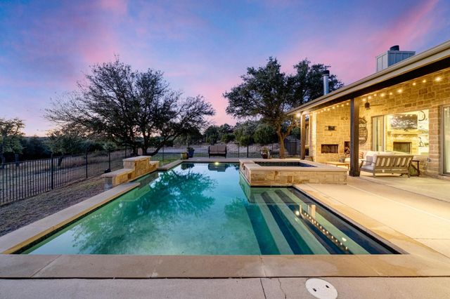 321 Running Deer LN, Dripping Springs, TX 78620