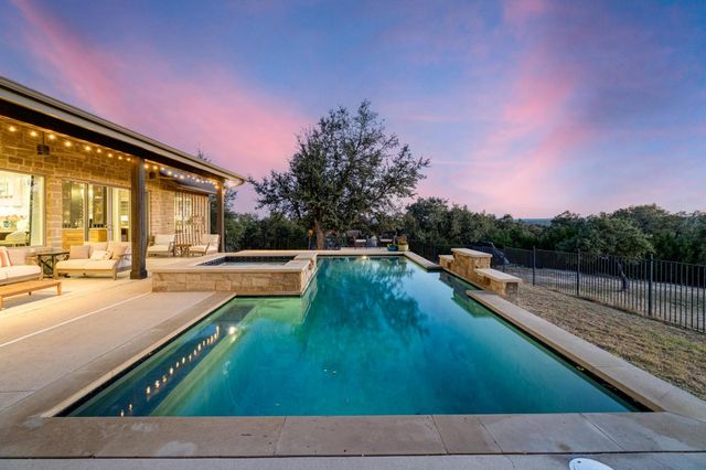 321 Running Deer LN, Dripping Springs, TX 78620