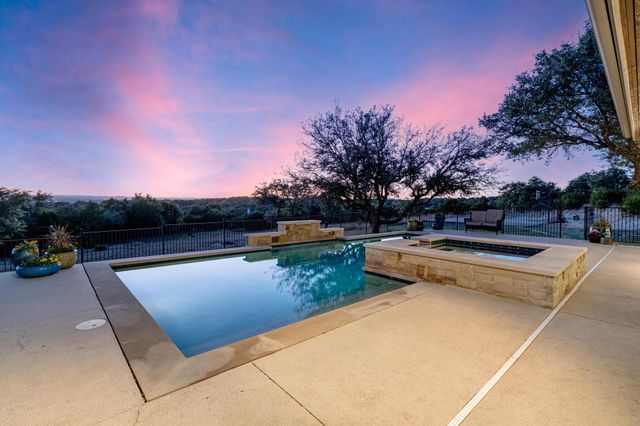 321 Running Deer LN, Dripping Springs, TX 78620