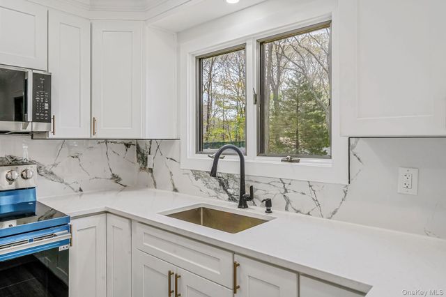 104 Cedarhurst Avenue, Medford, NY 11763