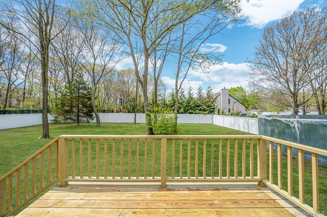 104 Cedarhurst Avenue, Medford, NY 11763