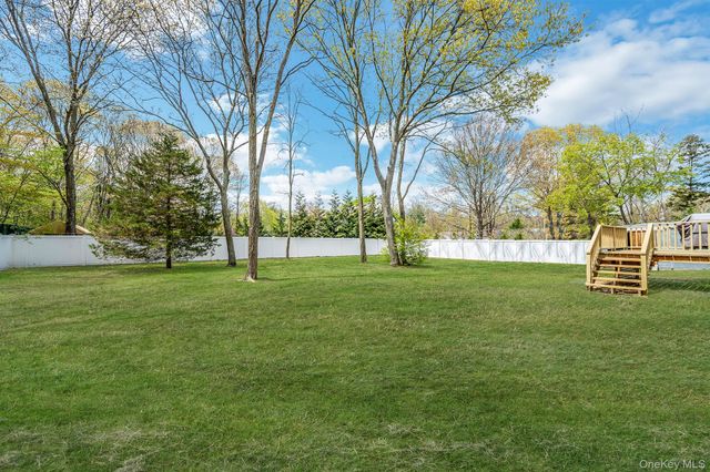 104 Cedarhurst Avenue, Medford, NY 11763
