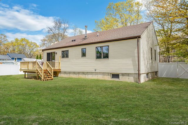 104 Cedarhurst Avenue, Medford, NY 11763