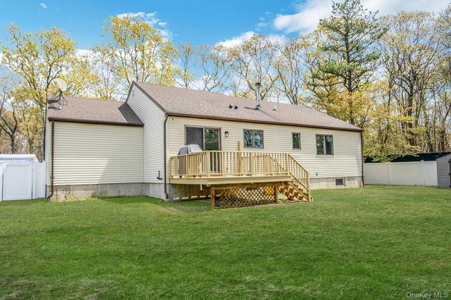 104 Cedarhurst Avenue, Medford, NY 11763