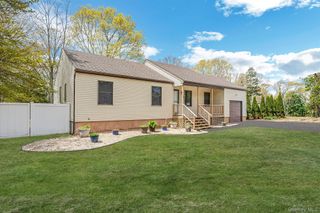 104 Cedarhurst Avenue, Medford, NY 11763