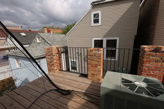 2039 W 18th Place, Chicago, IL 60608
