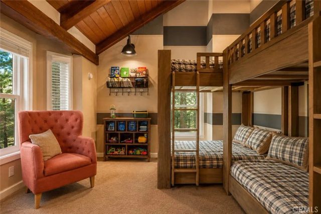 493 Pioneer, Lake Arrowhead, CA 92352