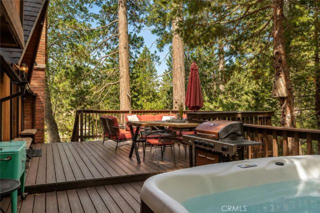 493 Pioneer, Lake Arrowhead, CA 92352