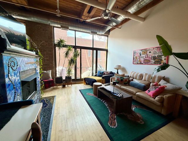 1330 W Monroe Street 415, Chicago, IL 60607