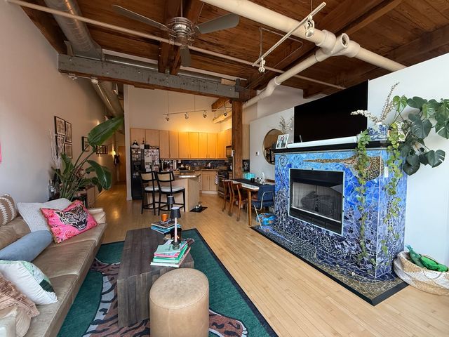 1330 W Monroe Street 415, Chicago, IL 60607