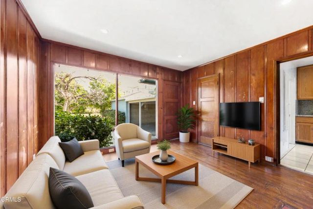 5512 Vantage Avenue, Valley Village, CA 91607