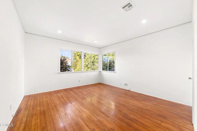 5512 Vantage Avenue, Valley Village, CA 91607