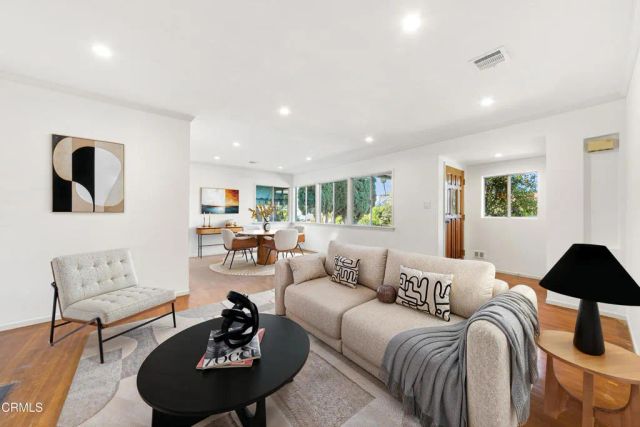 5512 Vantage Avenue, Valley Village, CA 91607