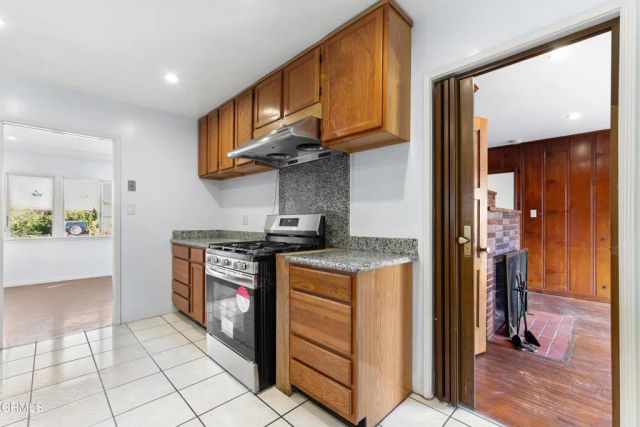 5512 Vantage Avenue, Valley Village, CA 91607