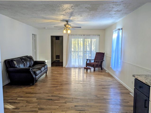 27 W Wood Street, Newaygo, MI 49337