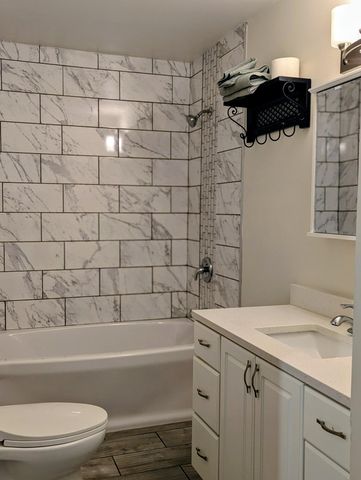 27 W Wood Street, Newaygo, MI 49337