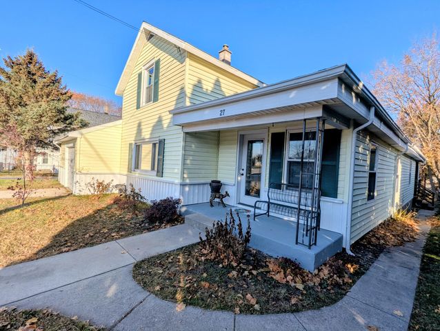 27 W Wood Street, Newaygo, MI 49337