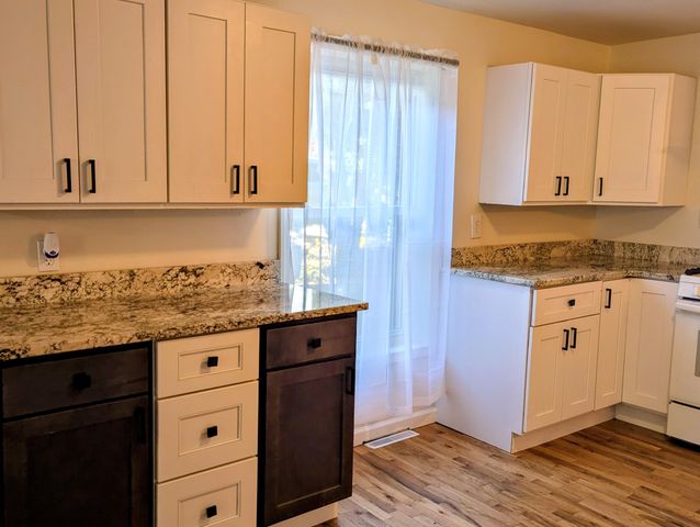 27 W Wood Street, Newaygo, MI 49337