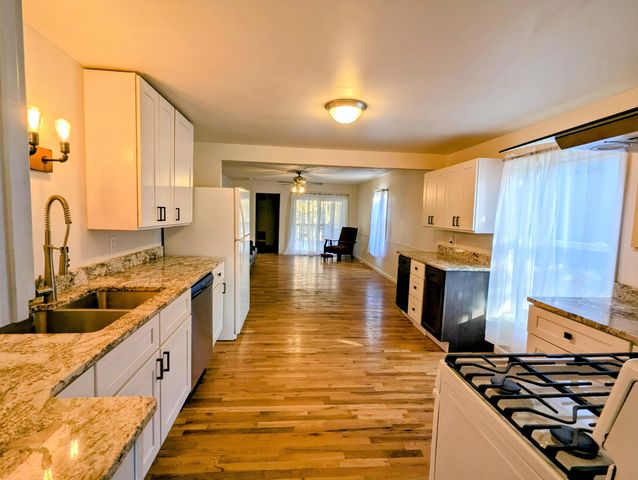 27 W Wood Street, Newaygo, MI 49337