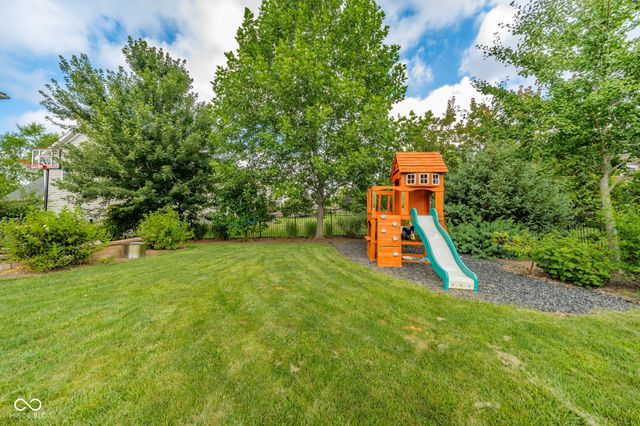 5825 Somerset Boulevard E, Bargersville, IN 46106