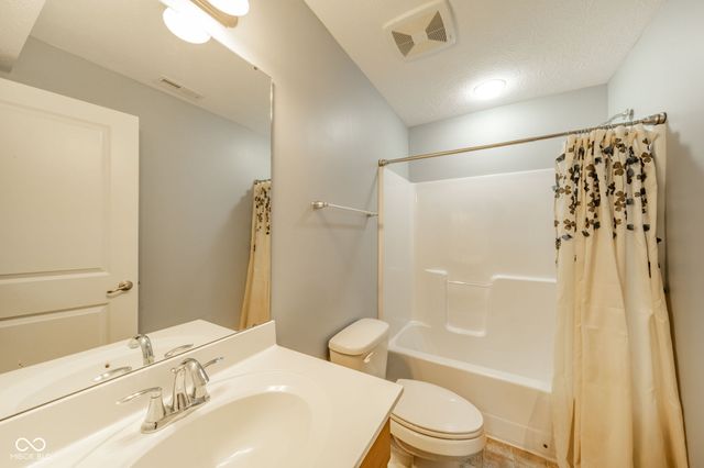 5825 Somerset Boulevard E, Bargersville, IN 46106