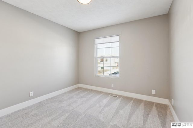 16525 Grant Street, Omaha, NE 68116