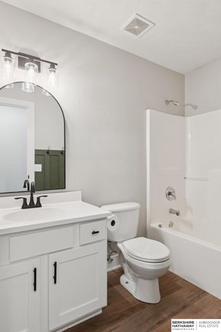 16525 Grant Street, Omaha, NE 68116