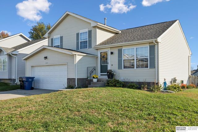 16525 Grant Street, Omaha, NE 68116