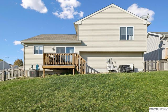 16525 Grant Street, Omaha, NE 68116