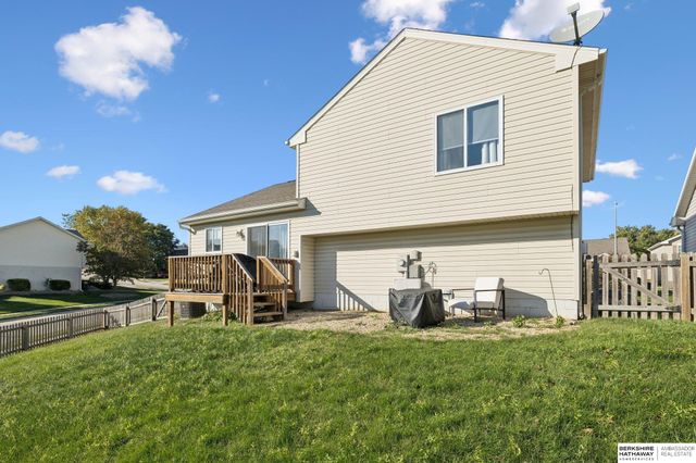 16525 Grant Street, Omaha, NE 68116