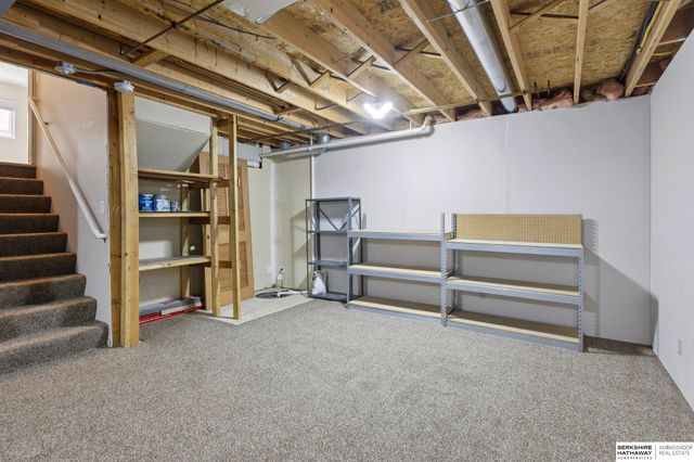 16525 Grant Street, Omaha, NE 68116