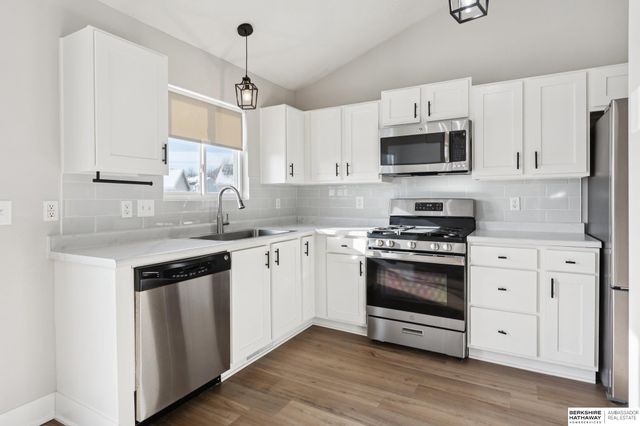 16525 Grant Street, Omaha, NE 68116