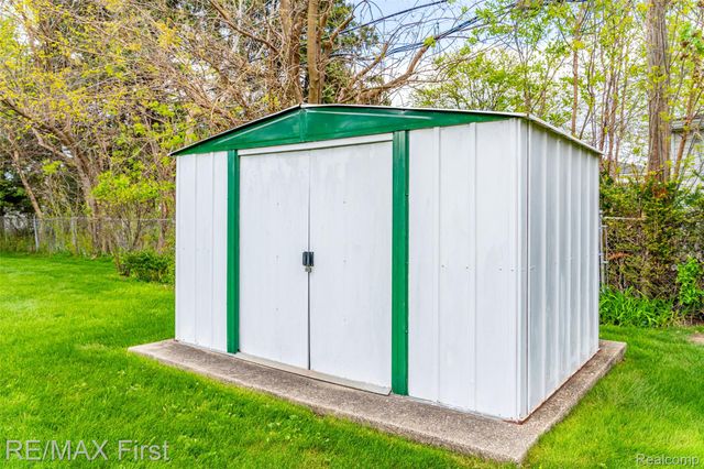 31308 Jay Drive, Warren, MI 48093
