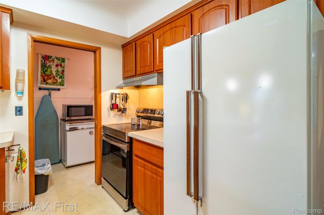31308 Jay Drive, Warren, MI 48093