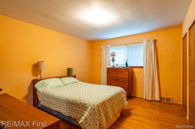 31308 Jay Drive, Warren, MI 48093