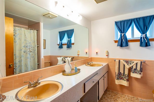 31308 Jay Drive, Warren, MI 48093