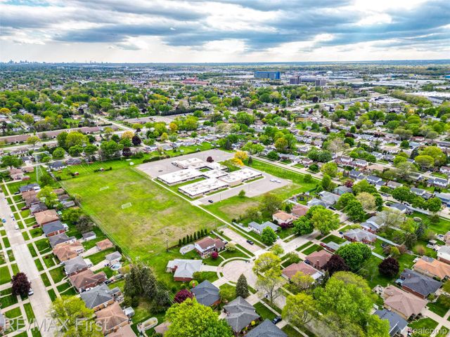 31308 Jay Drive, Warren, MI 48093