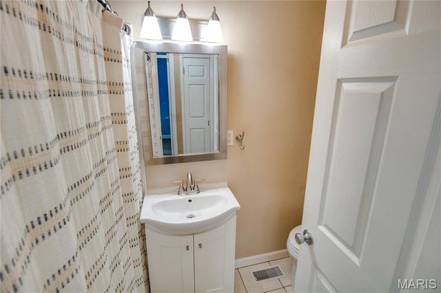 102 Saint Joseph Drive, Godfrey, IL 62035