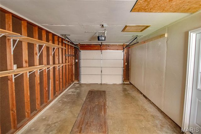102 Saint Joseph Drive, Godfrey, IL 62035