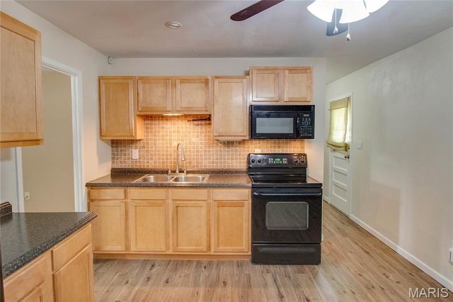 102 Saint Joseph Drive, Godfrey, IL 62035