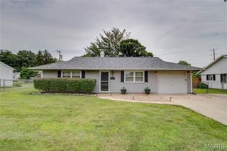 102 Saint Joseph Drive, Godfrey, IL 62035