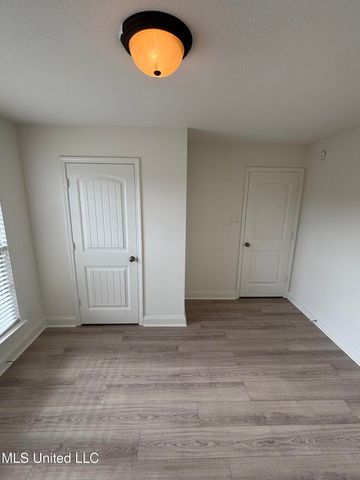 3250 W Hartland Drive, Southaven, MS 38672