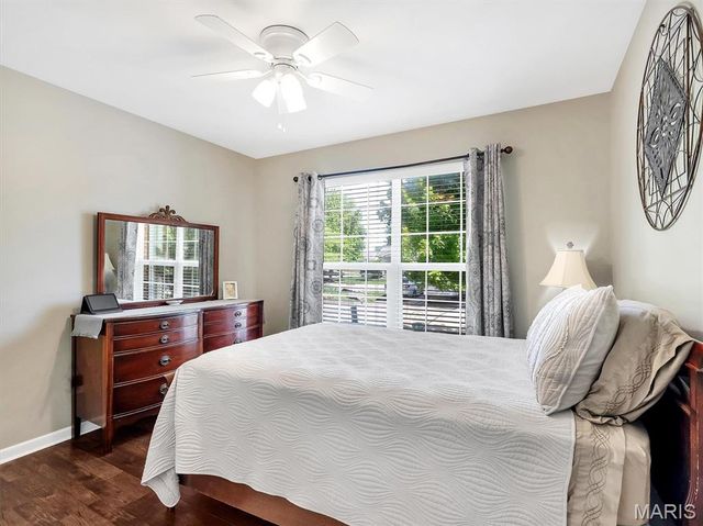 10237 Carlton Place Court, St Louis, MO 63123