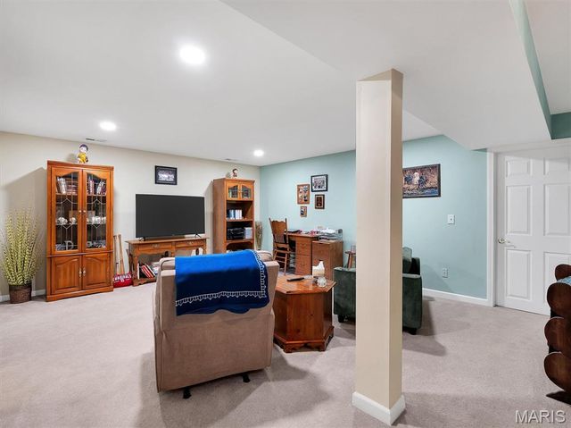 10237 Carlton Place Court, St Louis, MO 63123