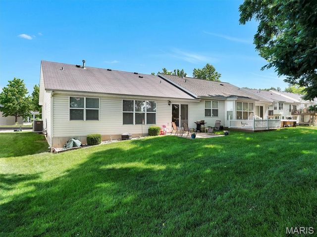 10237 Carlton Place Court, St Louis, MO 63123