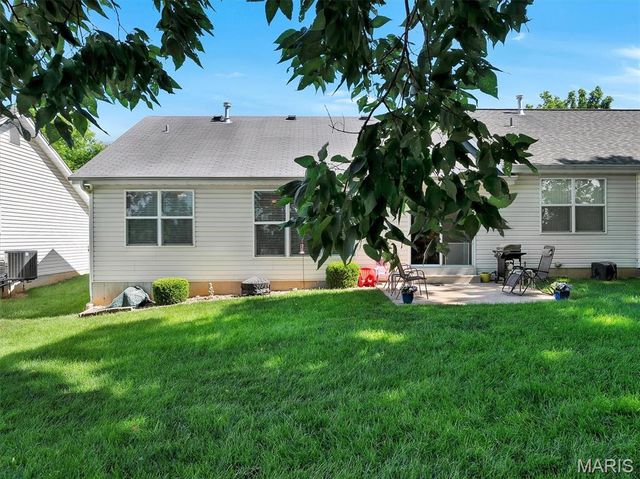 10237 Carlton Place Court, St Louis, MO 63123