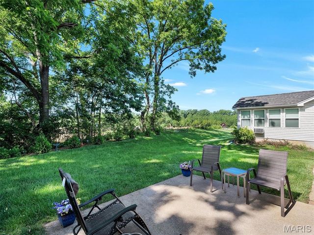10237 Carlton Place Court, St Louis, MO 63123