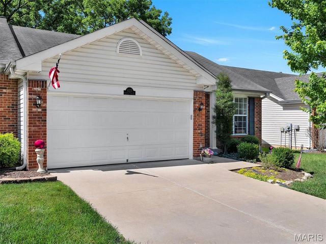 10237 Carlton Place Court, St Louis, MO 63123