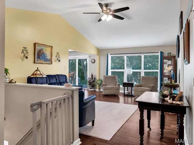 10237 Carlton Place Court, St Louis, MO 63123