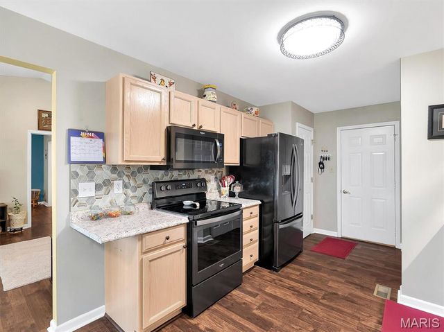 10237 Carlton Place Court, St Louis, MO 63123